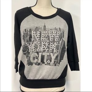Focus New York City Graphic Sweatshirt Size M